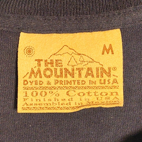 2006 The Mountain Men's Blue Firefighter Short Sleeved Graphic T-shirt EUC Sz M - Picture 4 of 5